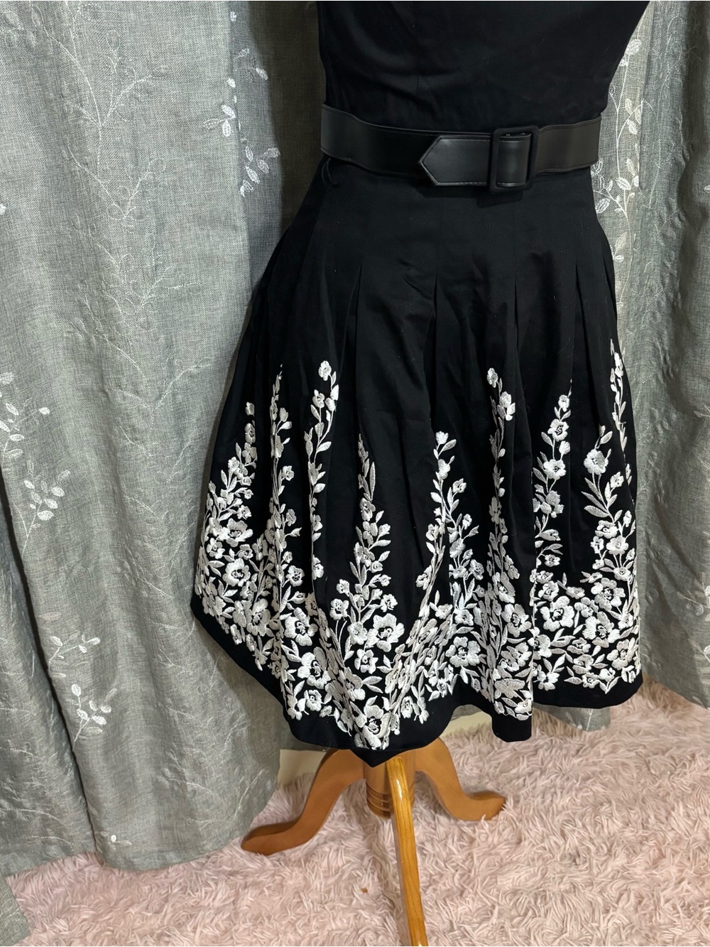 White House Black Market Black Dress with White Floral Embroidery - Picture 3 of 5